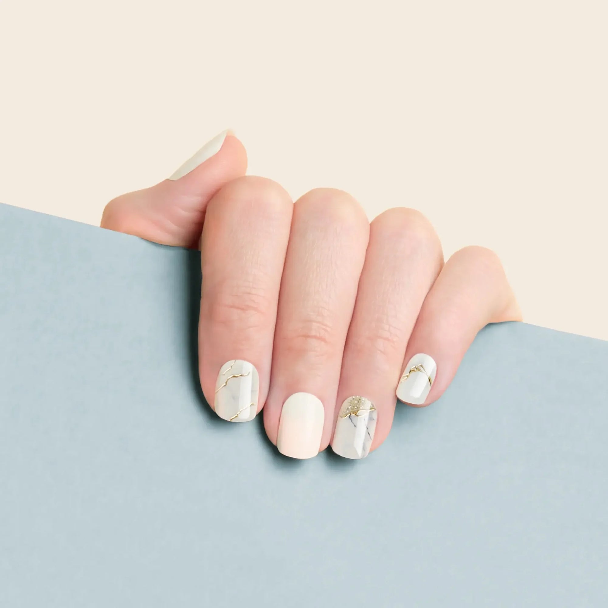 mesme Lilly White 3+ Day UV-Free Gel Nail Wraps On Hand